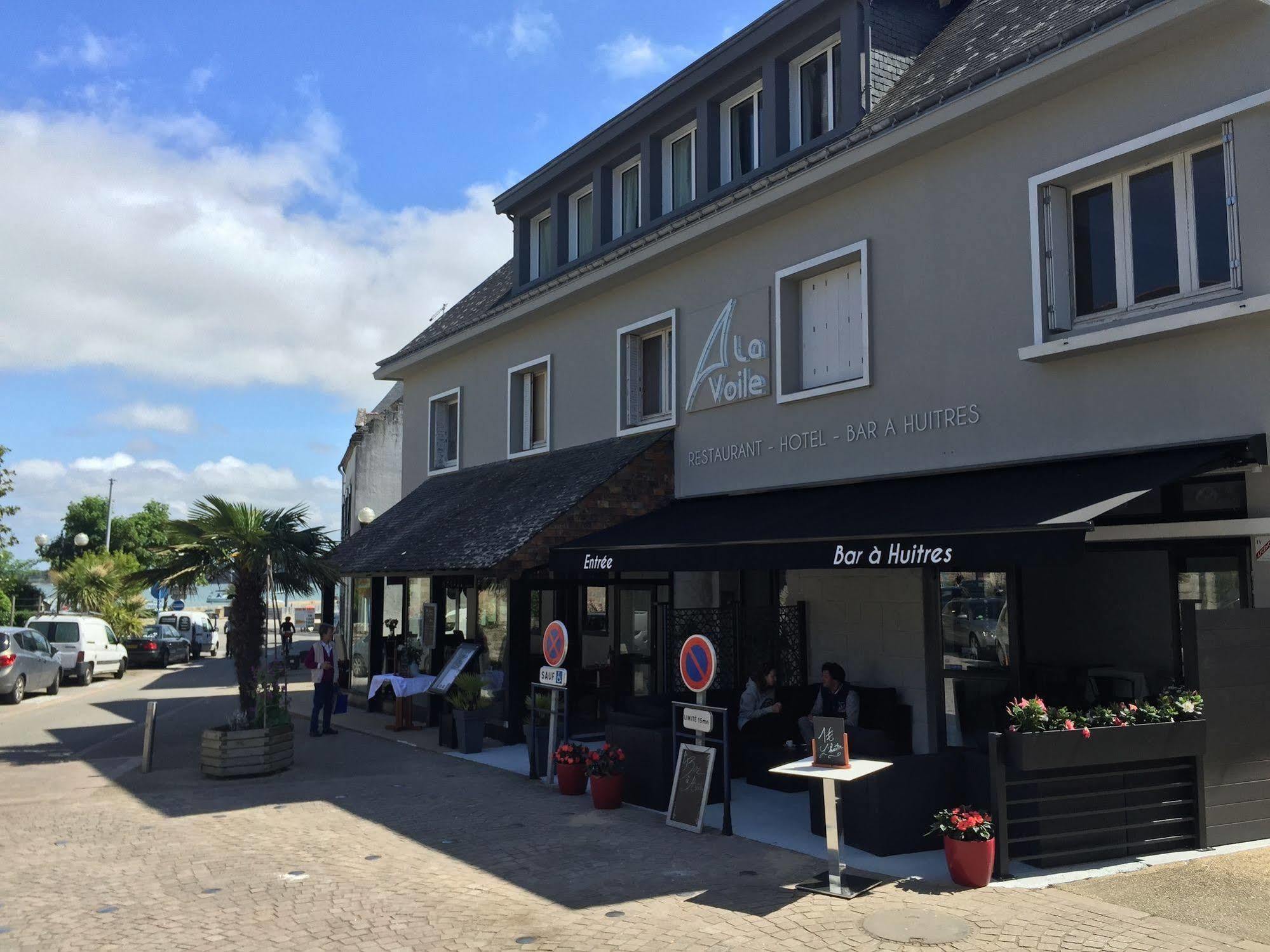 Hotel Restaurant La Voile - Le Dock'Er Locmariaquer Exterior foto